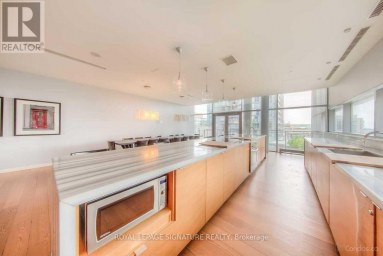 901 - 25 TELEGRAM MEWS Toronto (Waterfront Communities) Ontario photo 13