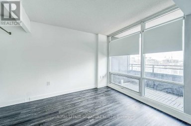 901 - 25 TELEGRAM MEWS Toronto (Waterfront Communities) Ontario photo 8