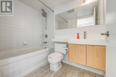 901 - 25 TELEGRAM MEWS Toronto (Waterfront Communities) Ontario photo 9