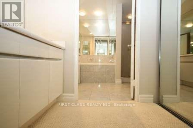1303 - 33 UNIVERSITY AVENUE, Toronto (Waterfront Communities), Ontario, M5J2S7