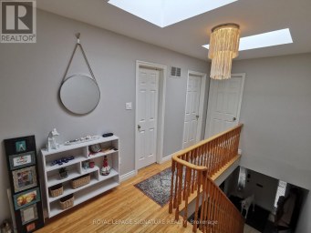 13 MULBERRY CRESCENT Toronto (Oakwood Village) Ontario photo 12