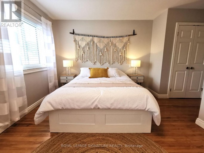 13 MULBERRY CRESCENT, Toronto (Oakwood Village), Ontario, M6C1N4