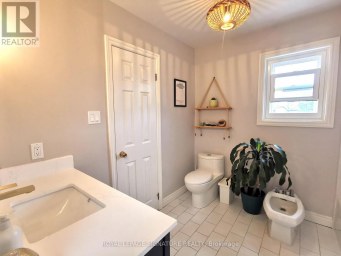 13 MULBERRY CRESCENT Toronto (Oakwood Village) Ontario photo 18