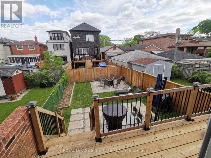 13 MULBERRY CRESCENT, Toronto (Oakwood Village), Ontario, M6C1N4