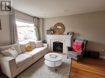 13 MULBERRY CRESCENT Toronto (Oakwood Village) Ontario photo 3
