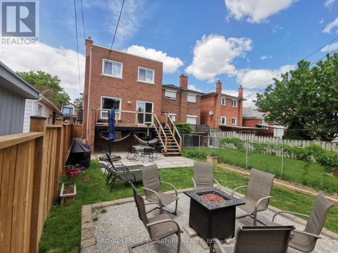 13 MULBERRY CRESCENT, Toronto (Oakwood Village), Ontario, M6C1N4
