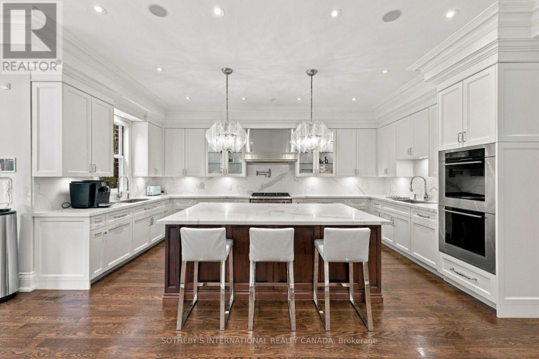 230 HILLHURST BOULEVARD, Toronto (Bedford Park-Nortown), Ontario, M5N1P4