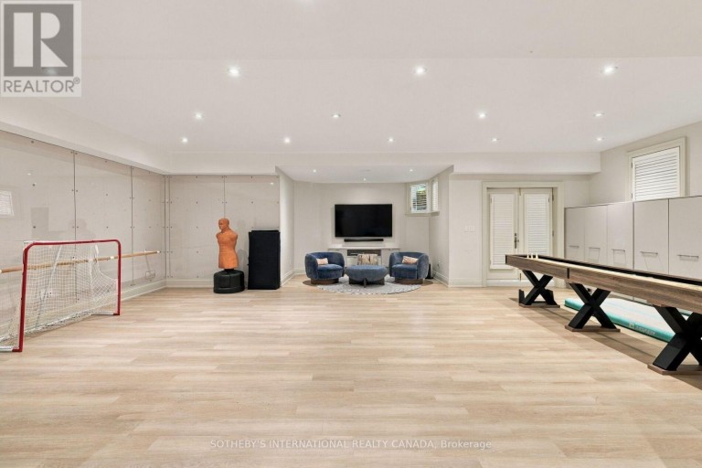 230 HILLHURST BOULEVARD, Toronto (Bedford Park-Nortown), Ontario, M5N1P4