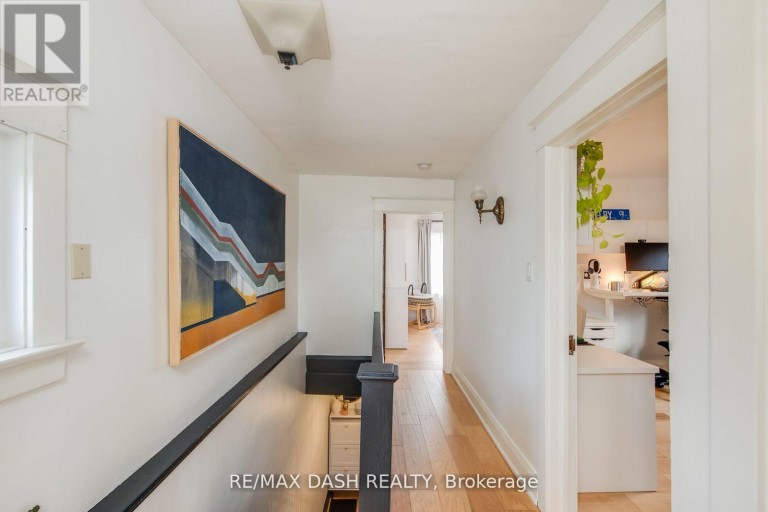 74 OAK PARK AVENUE, Toronto (Woodbine-Lumsden), Ontario, M4C4M3
