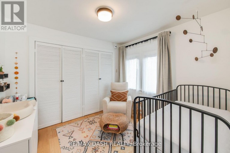 74 OAK PARK AVENUE, Toronto (Woodbine-Lumsden), Ontario, M4C4M3