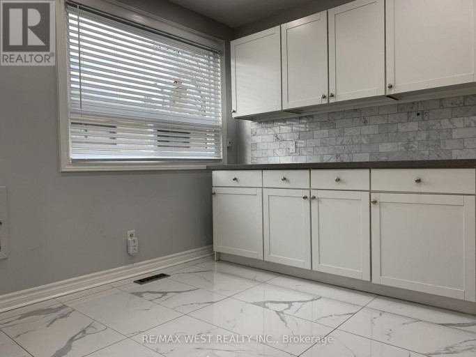 241 ASHLAR ROAD, Richmond Hill (Crosby), Ontario, L4C2W7