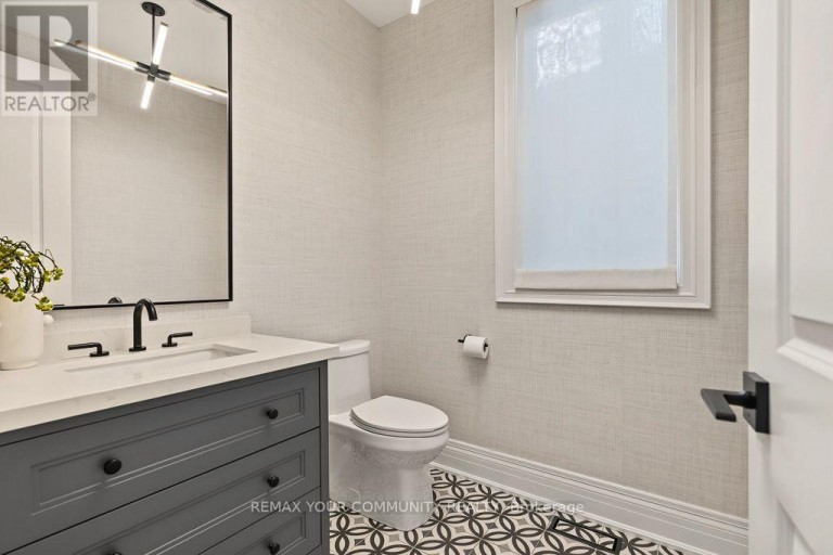 86 SCULPTURE GARDEN LANE, Vaughan (Kleinburg), Ontario, L4H4P1