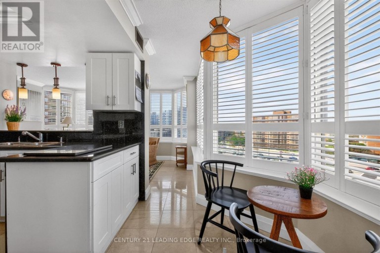 1011 - 33 WELDRICK ROAD E, Richmond Hill (Observatory), Ontario, L4C8W4