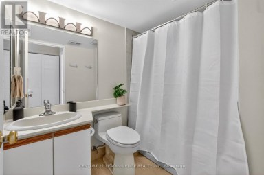 1011 - 33 WELDRICK ROAD E Richmond Hill (Observatory) Ontario photo 27