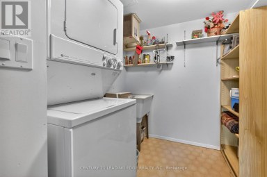 1011 - 33 WELDRICK ROAD E Richmond Hill (Observatory) Ontario photo 28