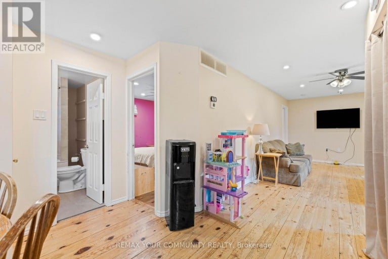 69 VIRGINIA BOULEVARD, Georgina (Virginia), Ontario, L0E1R0
