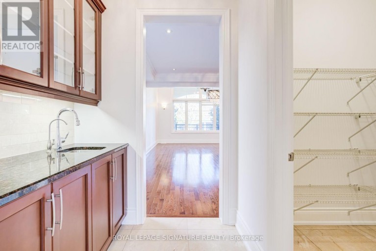 32 WEST COAST TRAIL, King (Nobleton), Ontario, L7B0A4