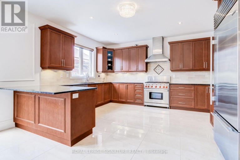 32 WEST COAST TRAIL, King (Nobleton), Ontario, L7B0A4