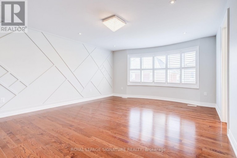 32 WEST COAST TRAIL, King (Nobleton), Ontario, L7B0A4