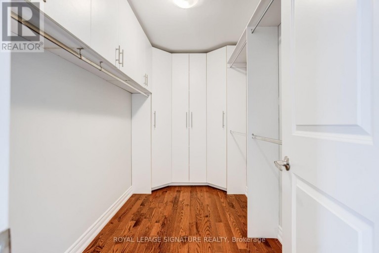32 WEST COAST TRAIL, King (Nobleton), Ontario, L7B0A4