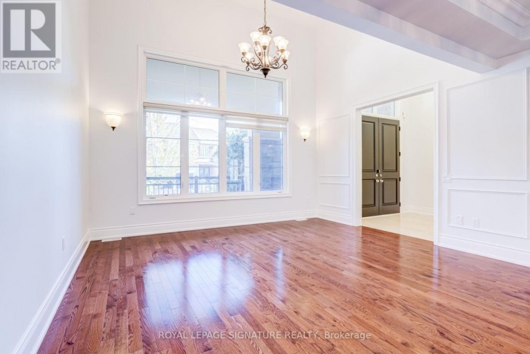 32 WEST COAST TRAIL, King (Nobleton), Ontario, L7B0A4