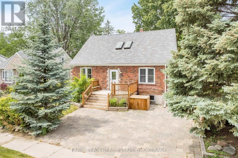 18 HOLGATE STREET, Barrie (Allandale), Ontario, L4N2T5