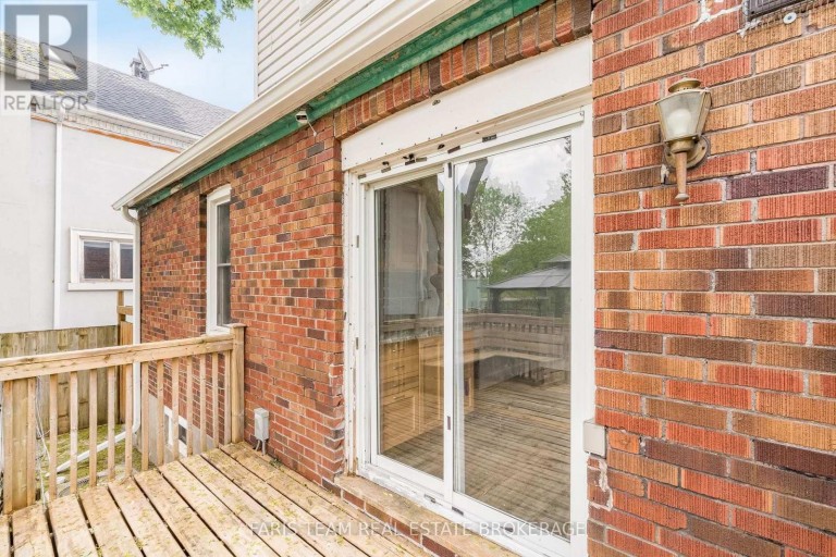 18 HOLGATE STREET, Barrie (Allandale), Ontario, L4N2T5