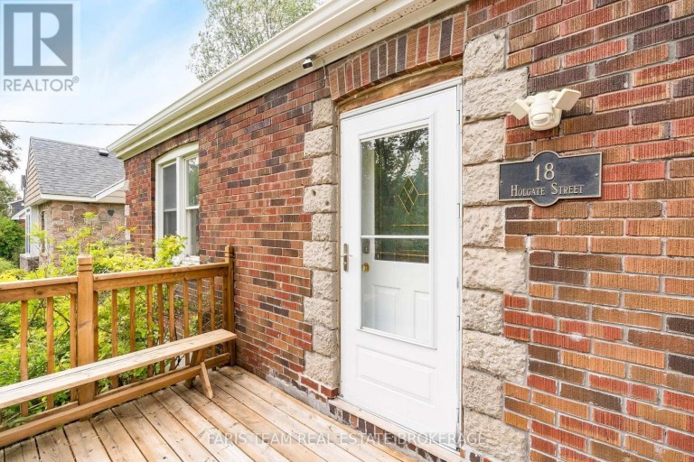 18 HOLGATE STREET, Barrie (Allandale), Ontario, L4N2T5