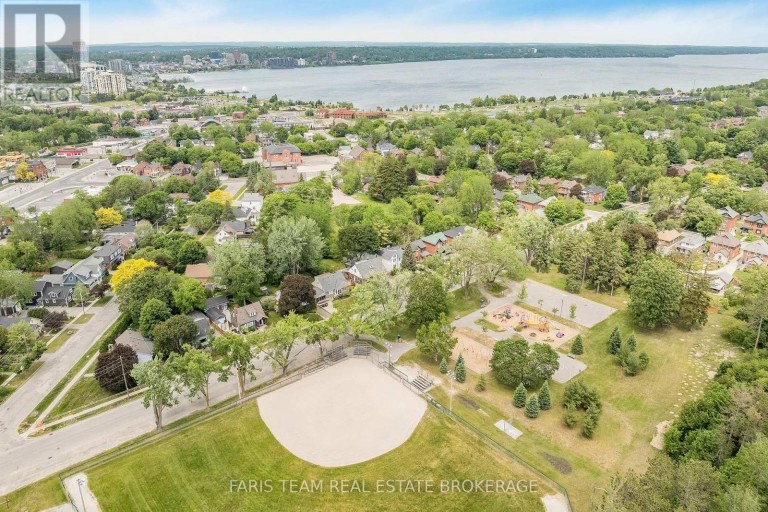 18 HOLGATE STREET, Barrie (Allandale), Ontario, L4N2T5