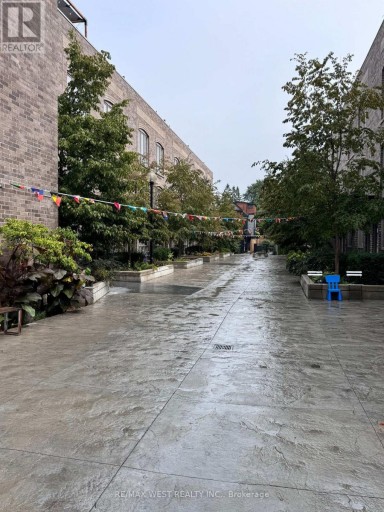 52 - 3 ELSIE LANE, Toronto (Dovercourt-Wallace Emerson-Junction), Ontario, M6P0B8