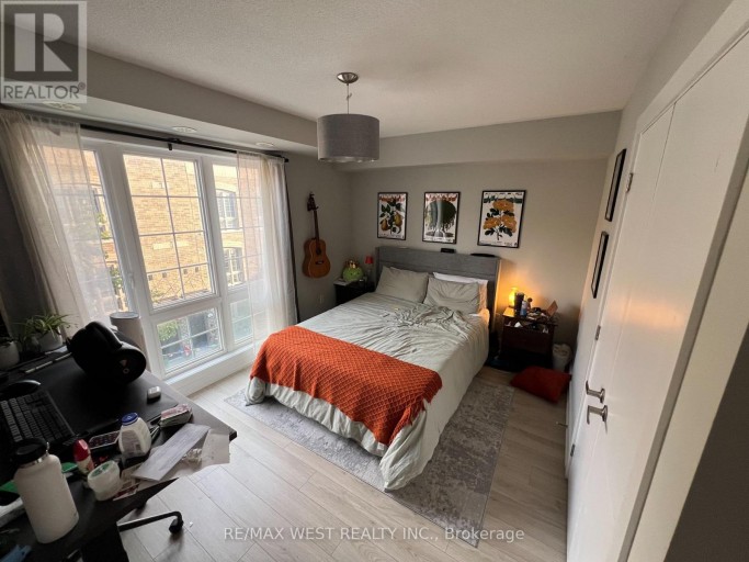 52 - 3 ELSIE LANE, Toronto (Dovercourt-Wallace Emerson-Junction), Ontario, M6P0B8