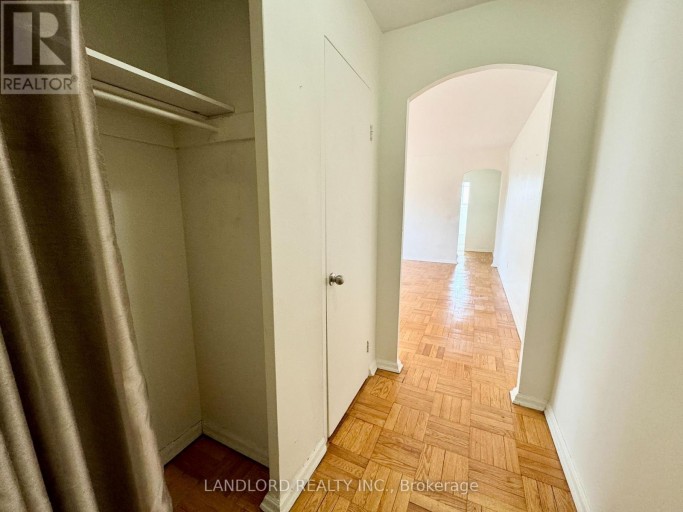5 - 2696 LAKE SHORE BOULEVARD W, Toronto (Mimico), Ontario, M8V1G8
