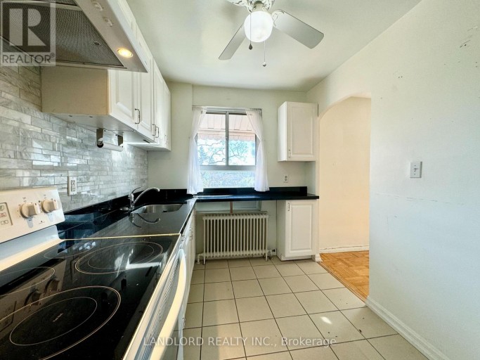 5 - 2696 LAKE SHORE BOULEVARD W, Toronto (Mimico), Ontario, M8V1G8