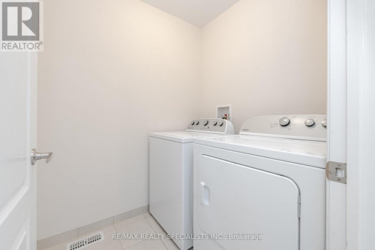 210 WOODLEY CRESCENT, Milton (WI Willmott), Ontario, L9T8B8