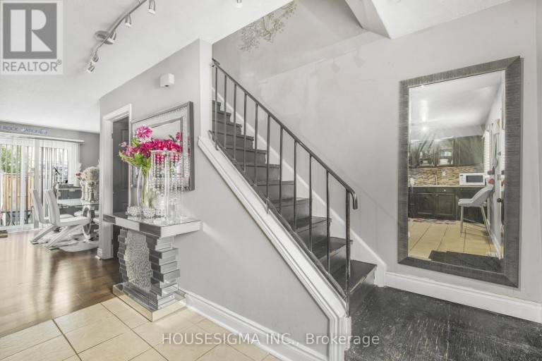 61 - 105 HANSEN ROAD N, Brampton (Madoc), Ontario, L6V3C9