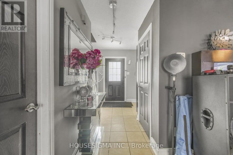 61 - 105 HANSEN ROAD N, Brampton (Madoc), Ontario, L6V3C9