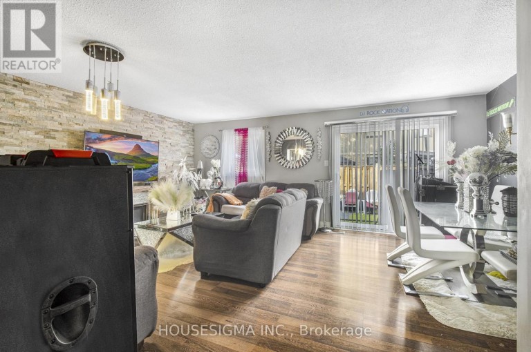 61 - 105 HANSEN ROAD N, Brampton (Madoc), Ontario, L6V3C9