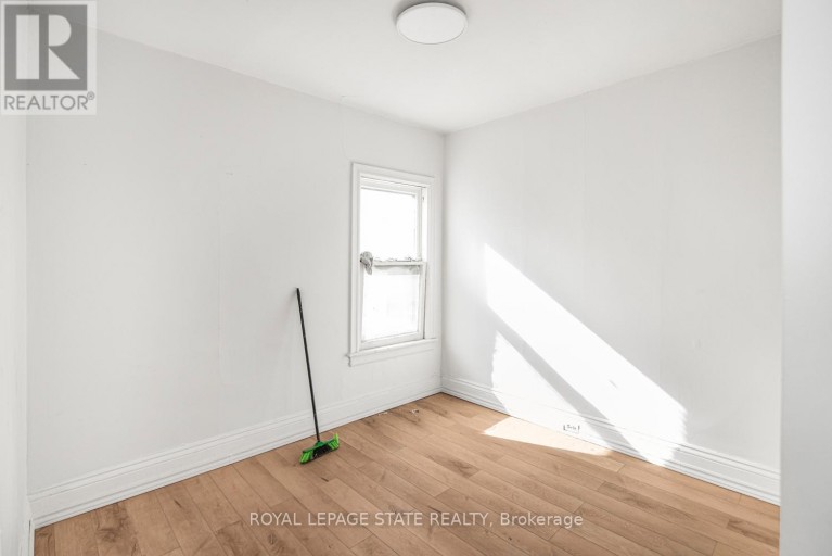39 ARTHUR AVENUE N, Hamilton (Gibson), Ontario, L8L6C7