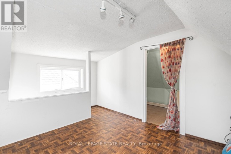 39 ARTHUR AVENUE N, Hamilton (Gibson), Ontario, L8L6C7