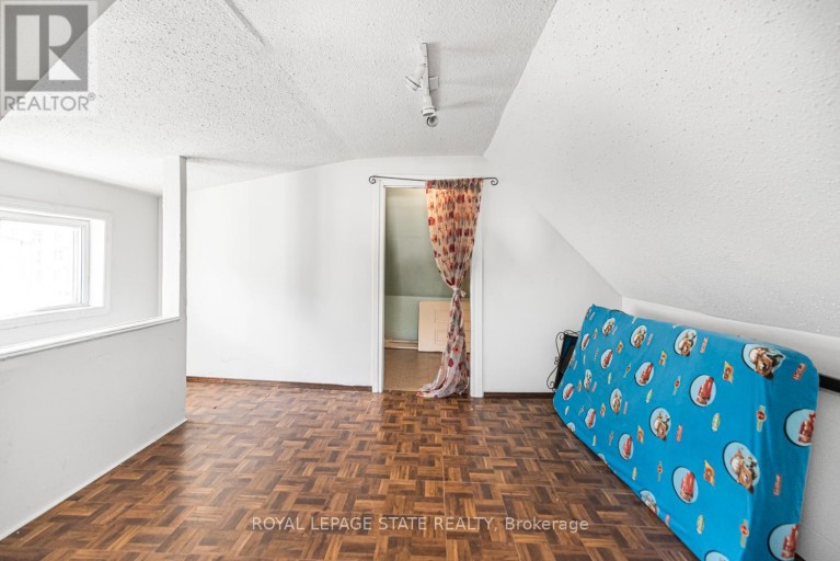 39 ARTHUR AVENUE N, Hamilton (Gibson), Ontario, L8L6C7