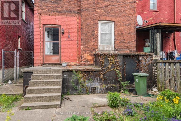 39 ARTHUR AVENUE N, Hamilton (Gibson), Ontario, L8L6C7
