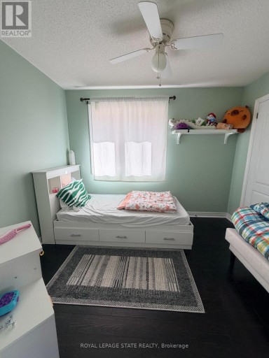 23 OAKRUN STREET, Hamilton (Winona Park), Ontario, L8E6E7