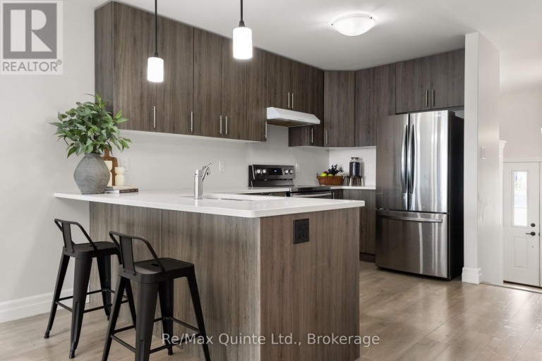 57 HILLSIDE MEADOW DRIVE, Quinte West (Murray Ward), Ontario, K8V0J5