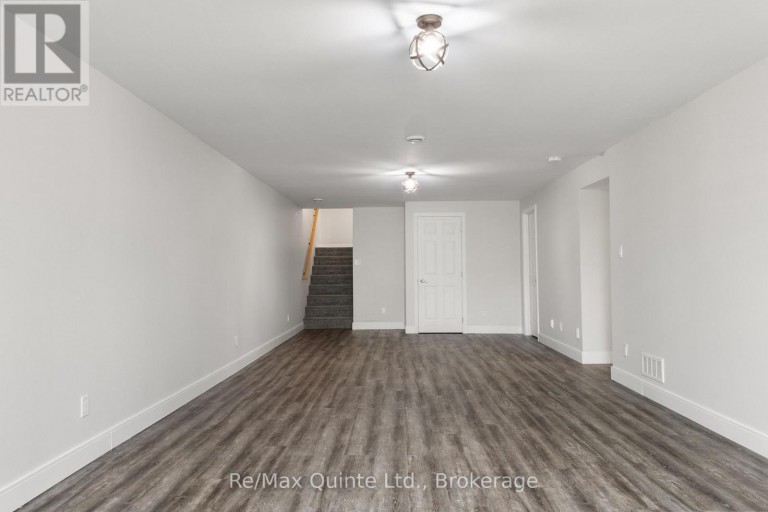 57 HILLSIDE MEADOW DRIVE, Quinte West (Murray Ward), Ontario, K8V0J5