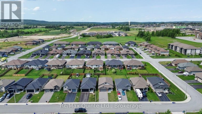 57 HILLSIDE MEADOW DRIVE, Quinte West (Murray Ward), Ontario, K8V0J5
