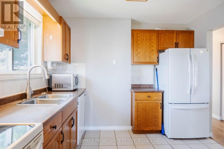 11 CARRYING PLACE ROAD, Quinte West (Trenton Ward), Ontario, K8V3E6