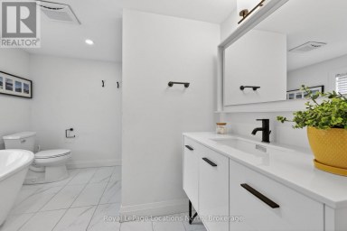 363-361 CEDAR STREET Collingwood Ontario photo 17