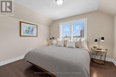 2 SHIPYARD LANE Collingwood Ontario photo 13