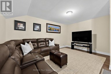 2 SHIPYARD LANE Collingwood Ontario photo 15