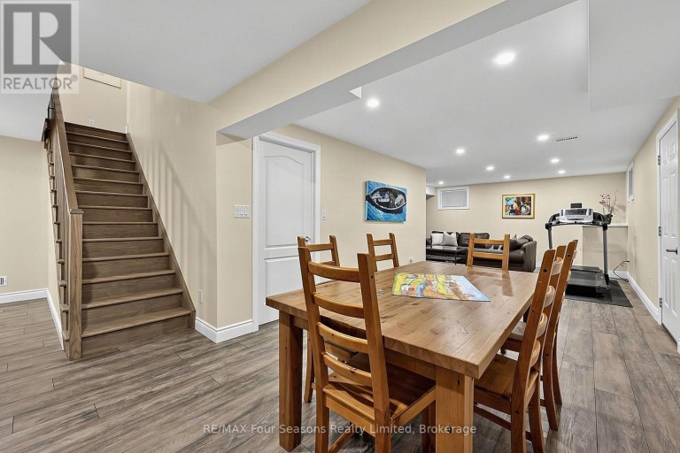 2 SHIPYARD LANE, Collingwood, Ontario, L9Y2X4